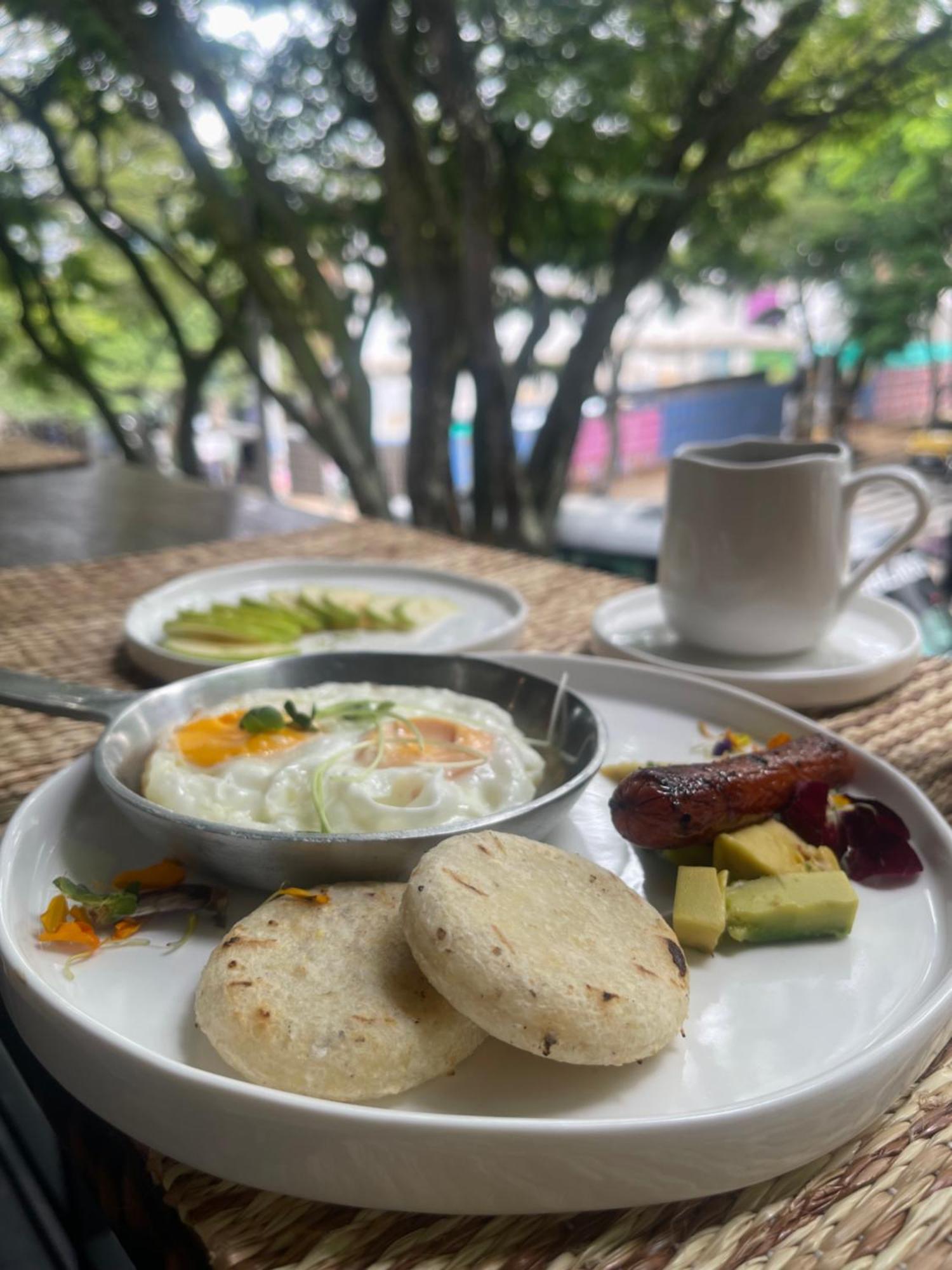 Moet Medellin Hotel Ngoại thất bức ảnh